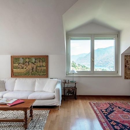 I D'A Charming Penthouse - Lake View- Como- House-130 Mt-2 Double Bedrooms And 2 Double Bathrooms A Spacious Living Room-Full Equipped Kitchen-Private Garden And Terrace-Private Covered Parking Exterior photo