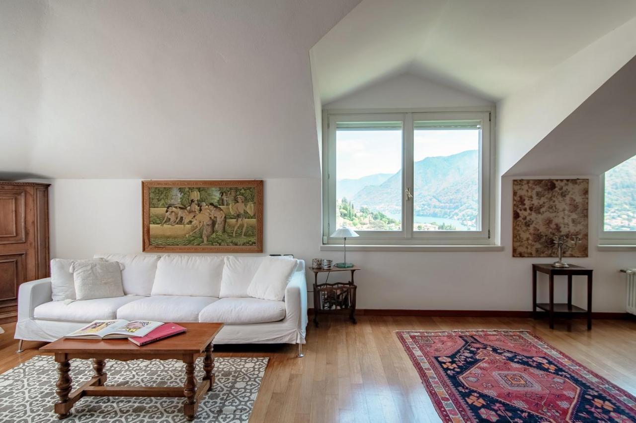 I D'A Charming Penthouse - Lake View- Como- House-130 Mt-2 Double Bedrooms And 2 Double Bathrooms A Spacious Living Room-Full Equipped Kitchen-Private Garden And Terrace-Private Covered Parking Exterior photo